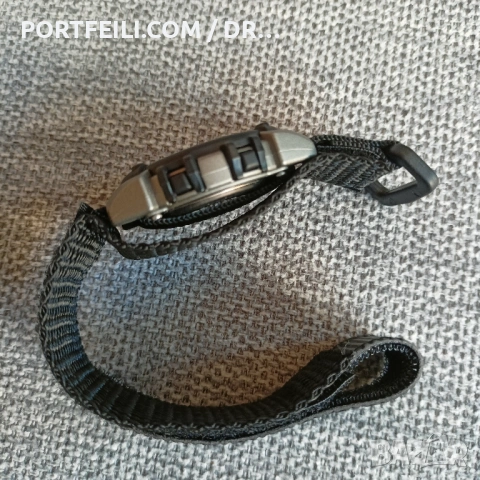 Часовник Armitron (USA) със супер подсветка, ретро стил. Марка от 1975 година., снимка 8 - Мъжки - 53607786