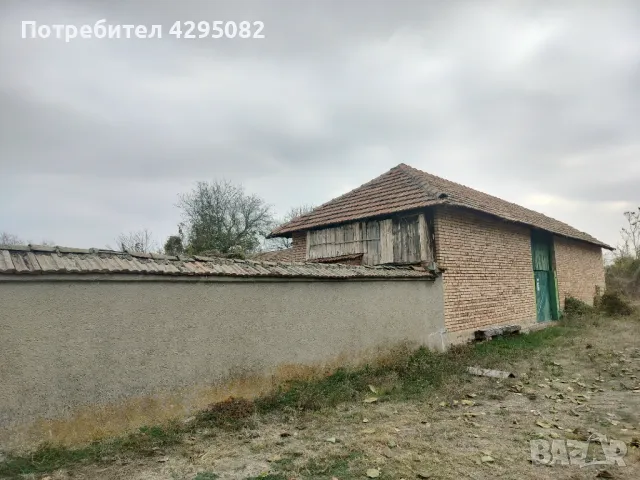 Двуетажна къща с двор в село Бутово, снимка 12 - Къщи - 47911802