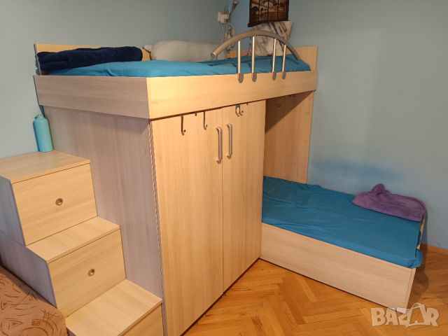 Двуетажно легло с гардероб, снимка 1 - Мебели за детската стая - 46462744