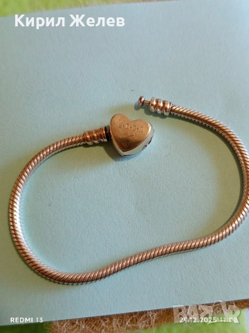 Сребърна гривна от колекция на Pandora Moments с сърце елегантен дизайн 51082, снимка 2 - Гривни - 52925898