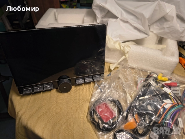 Мултимедия 10.6-инчово еднодиново автомобилно радио, въртящо се, 4G+64G Android 13 стерео , снимка 4 - Навигация за кола - 51936685