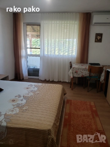 Давам напълно обзаведена таванска с климатик и гледка!, снимка 11 - Апартаменти - 53912878