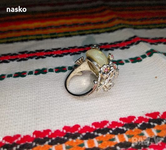 Дамски флорален пръстен, снимка 4 - Антикварни и старинни предмети - 46456562