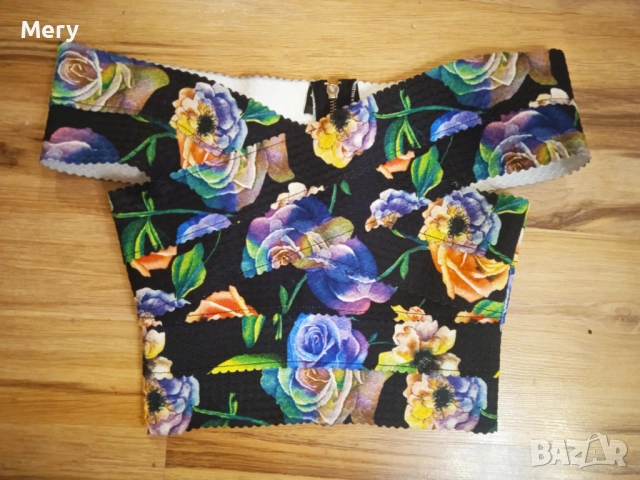 Дамски бандажен топ с флорален десен