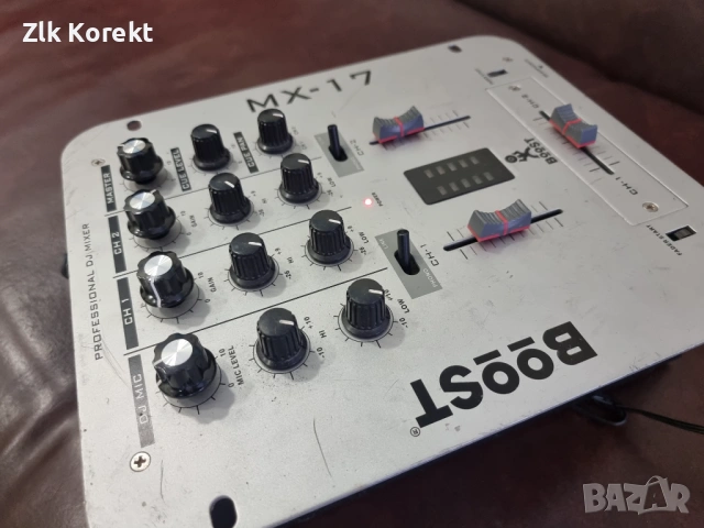  DJ миксер Boost, модел MX-17.