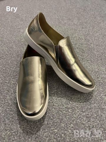 Обувки gold Calvin Klein, снимка 1 - Дамски ежедневни обувки - 46445730
