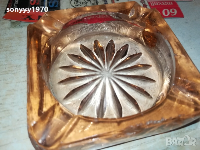 КРАСИВ СТЪКЛЕН ПЕПЕЛНИК 0709251645, снимка 2 - Антикварни и старинни предмети - 51633960