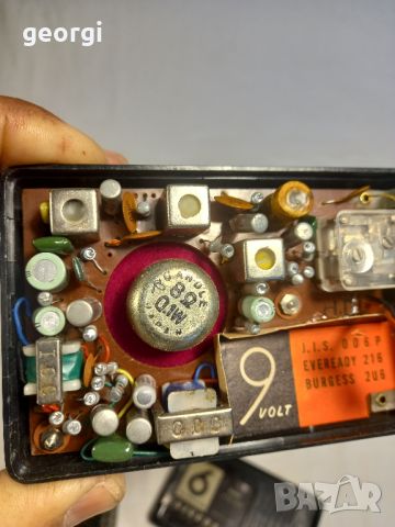 ретро японско бакелитово радио транзистор Universal , снимка 9 - Радиокасетофони, транзистори - 45462227