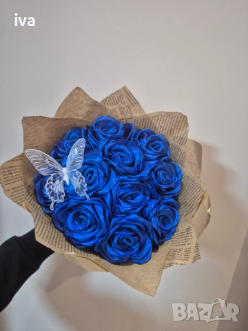 Букет от сатенени рози, снимка 2 - Изкуствени цветя - 52620710