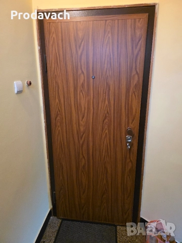 входна блиндирана врата солид
