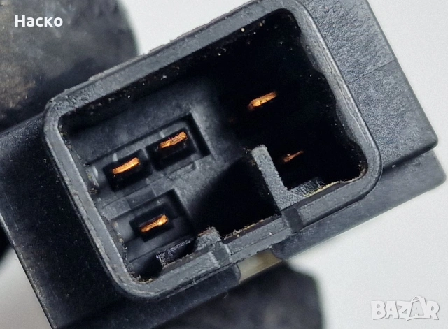 Бутон Копче Подгрев Предно Челно Стъкло Toyota Avensis T22 Тойота Авенсис Т22 1997г-2003г, снимка 2 - Части - 53486648