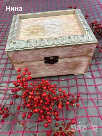 Дървена кутия - ръчно изработена 