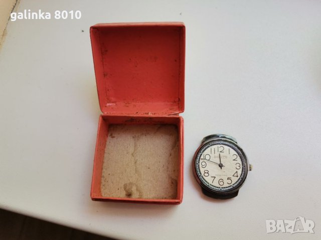 Рядък работещ часовник, снимка 2 - Антикварни и старинни предмети - 46413693