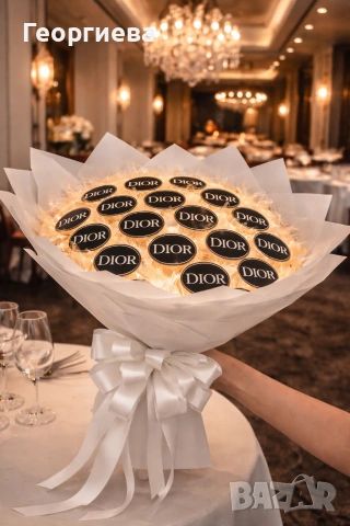 ПРОМОЦИЯ до края на февруари‼️💐✨️ Светещи, ръчно изработени букети "DESS"🦋✨️🎁, снимка 8 - Подаръци за жени - 47676632