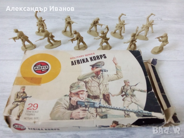 Лот стари,пластмасови войници от ВСВ. 1970-те г.