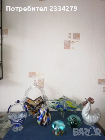Стари фигури, статуетки от цветно стъкло, кристал,,морано"