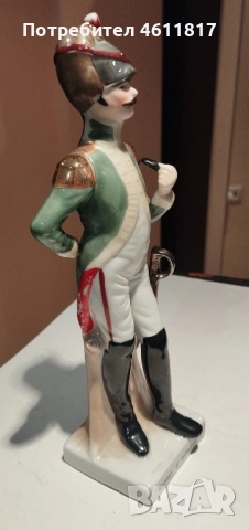 Порцеланова фигура Войник, снимка 2 - Колекции - 51933998