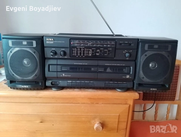 Двукасетъчен радиокасетофон AIWA