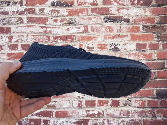 Дишащи олекотени мъжки маратонки в черно., снимка 5 - Маратонки - 40157409