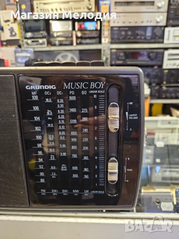 Радио Grundig Music Boy 170 В отлично техническо и визуално състояние., снимка 8 - Радиокасетофони, транзистори - 51094223