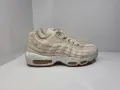 Маратонки Nike Air Max 95

Носени,но в добро състояние. 

Размер 40 стелка 25.5 см.

Цена 79 лв., снимка 1