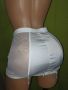 Резервиран. В. А.Секси пола- колан с жартиери от сатен и тюл в бяло, снимка 1 - Бельо - 45713114
