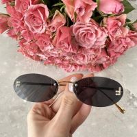 Fendi слънчеви очила , снимка 2 - Слънчеви и диоптрични очила - 45530171