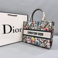 Дамски чанти Dior висок клас реплика, снимка 4 - Чанти - 45930775