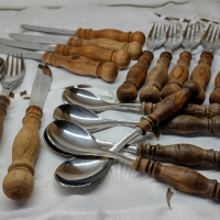 Стари, немски прибори за хранене. WMF Cromargan с дървени дръжки. , снимка 1 - Прибори за хранене, готвене и сервиране - 44970416