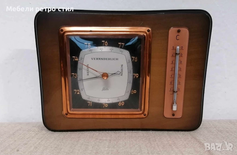 Стилен винтидж барометър с вграден термометър, изработен от дърво и метал с медни елементи., снимка 1