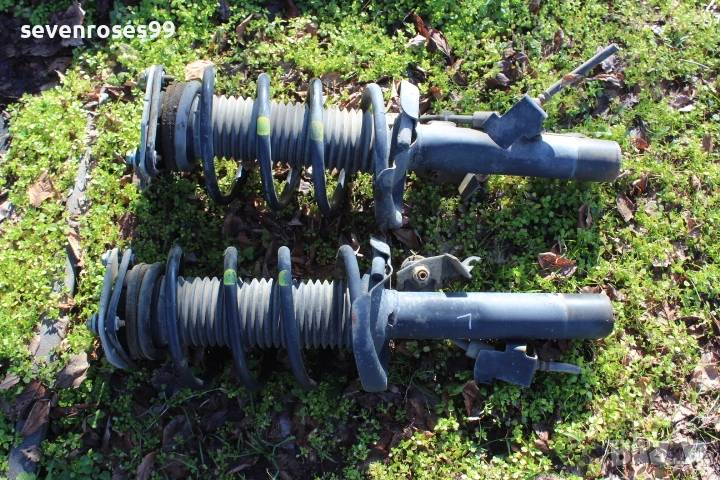 Макферсон преден ляв десен Мазда 3 2008 2.3i 158hp Mazda 3 седан, снимка 1