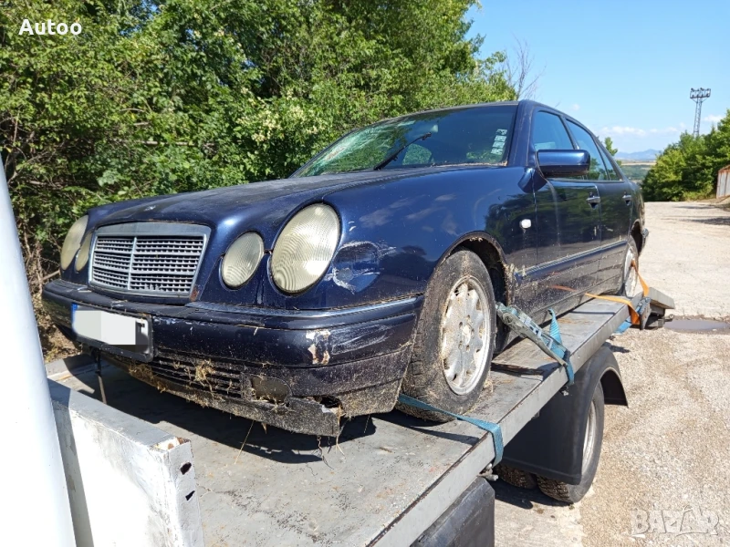 Мерцедес Е220 95к.с на части , снимка 1