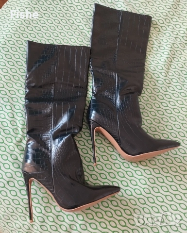 Продавам  красиви дамски ботуши
