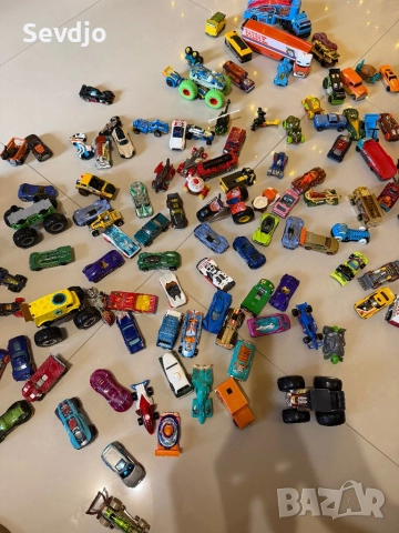 Детски коли и камиони HotWheels, снимка 10 - Коли, камиони, мотори, писти - 52955603