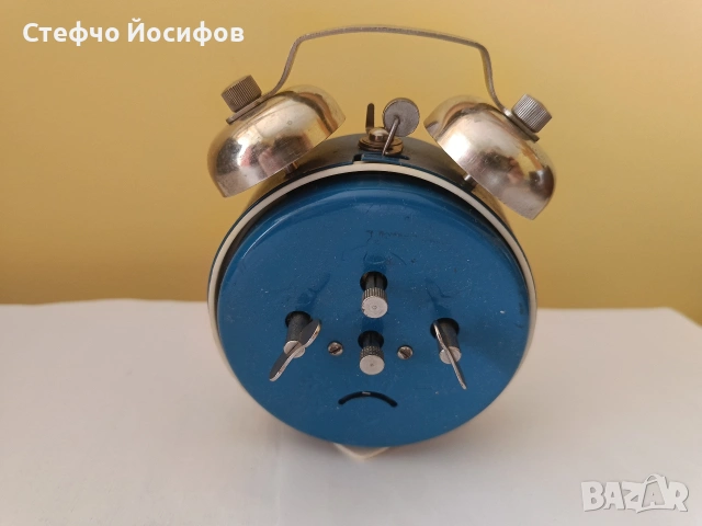 Руски будилник Витяз, снимка 2 - Антикварни и старинни предмети - 53822079