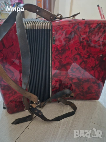 Запазен Акордеон музикален инструмент!