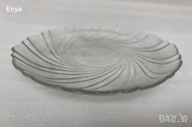 Стъклена чиния (плато), (поднос) за ордьовър или салата