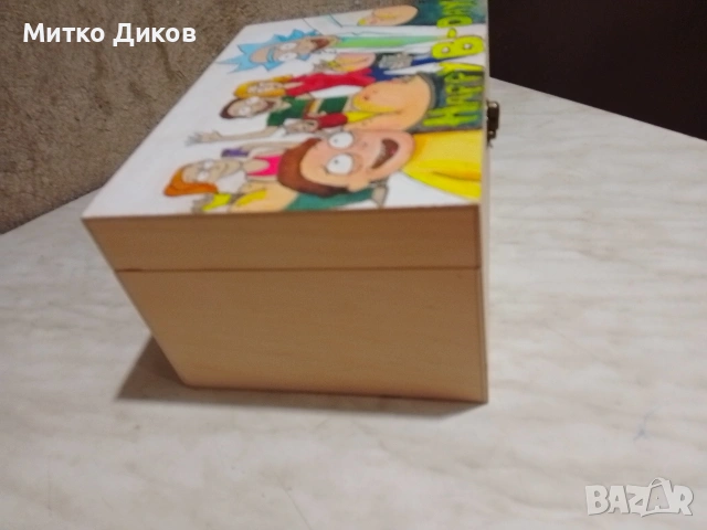 дървена кутия нова 24х18х13см за  сериал „Рик и Морти“ (Rick and Morty). , снимка 6 - Други - 53962498