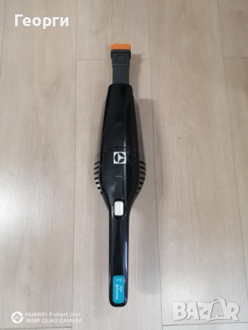 Безкабелна прахосмукачка Electrolux, снимка 6 - Прахосмукачки - 53366293