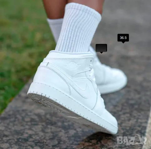 Air Jordan 1 Mid – Triple White  номер 36-36,5 оригинални маратонки , снимка 3 - Маратонки - 48870526