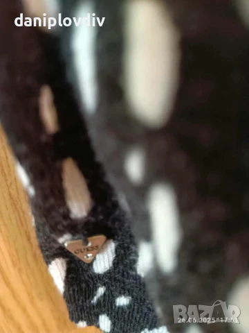 GUESS,оригинален дамски потник, снимка 4 - Тениски - 50811622