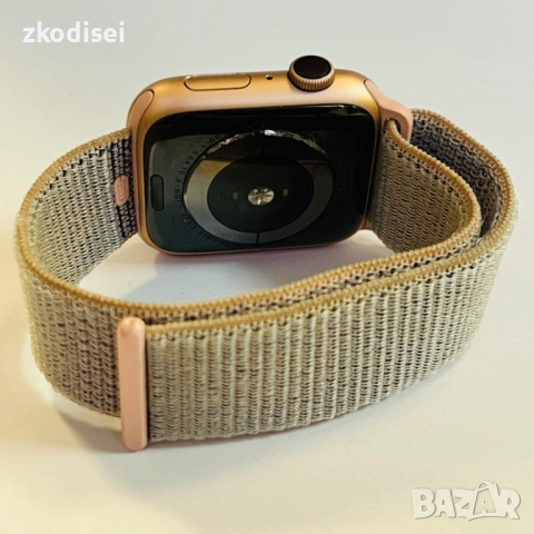 Часовник Apple WATCH 4 44mm, снимка 2 - Смарт часовници - 52660687