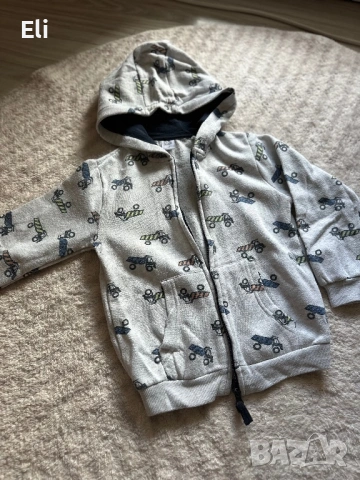 Ватиран суичър за момче / колички 