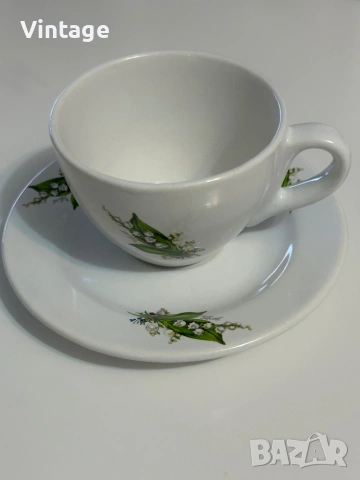 Красив белоснежен порцеланов сервиз с момини сълзи , снимка 2 - Сервизи - 53988972