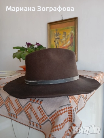 Офицерски кожен колан, Пожарникарски, Шапка Филц, Вратовръзки "Албена" и др. 30 бр., Кожени ръкавици, снимка 12 - Други ценни предмети - 48990253