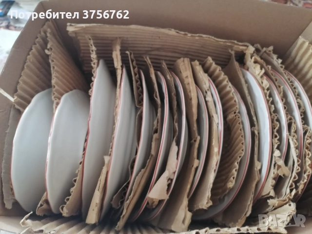 Продавам комплект релефни чинии от соца, снимка 6 - Чинии - 51838840