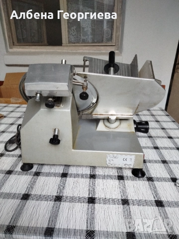 Професионална слайс машина - 250 мм, снимка 4 - Обзавеждане на кухня - 52083345
