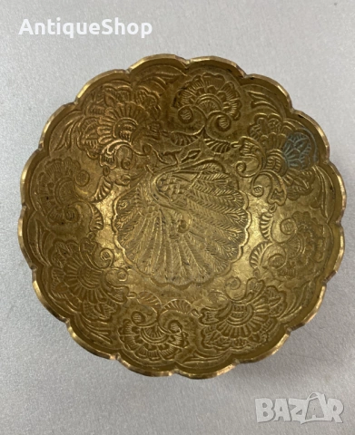 Месингова купа с изящни гравирани шарки, снимка 2 - Антикварни и старинни предмети - 54218145