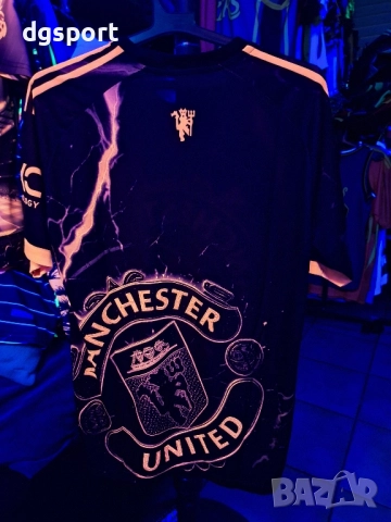 Флуоресцентна футболна фланелка на Манчестър Юнайтед!Специално издание Дявол!, снимка 2 - Футбол - 52147830