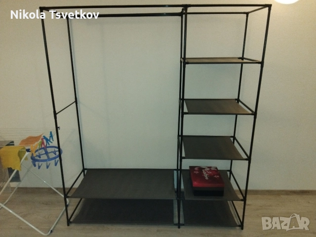 Стойка за дрехи